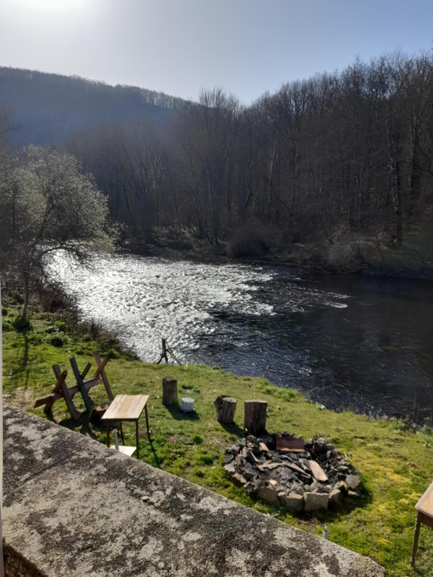 Les Roches Chambre D'Hotes Servant Bagian luar foto